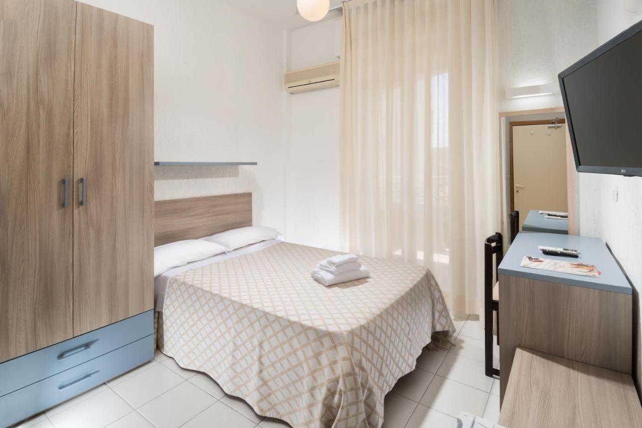 Hotel Continental Cattolica Ngoại thất bức ảnh