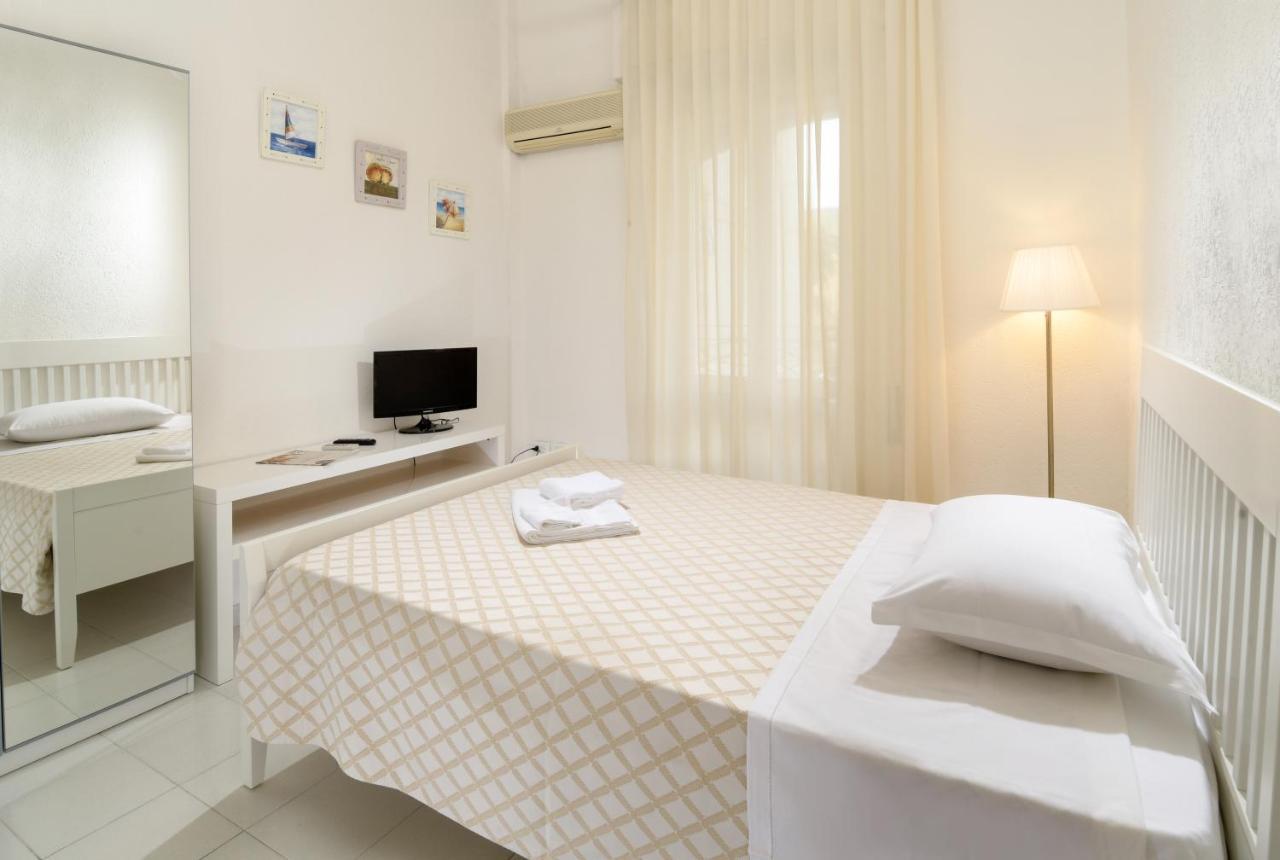 Hotel Continental Cattolica Ngoại thất bức ảnh